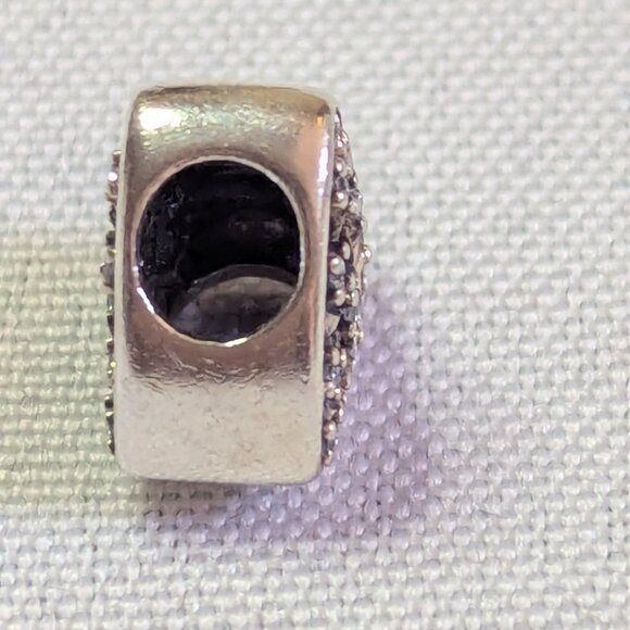 Pandora Heart of Winter Snowflake Charm - Picture 8 of 10